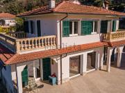 Case e ville in vendita di 247 m² in Strada Statale 1