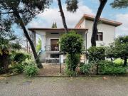 Case e ville in vendita di 247 m² in Via Ettore...