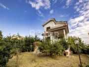 Case e ville in vendita di 248 m² in Via Fertilia, 150