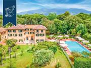 Case e ville in vendita di 2500 m²