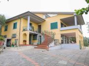 Case e ville in vendita di 250 m²