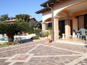 Case e ville in vendita di 250 m² in Via Afrodite, 26