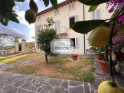 Case e ville in vendita di 250 m² in Via Capezzano Monte