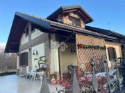 Case e ville in vendita di 250 m² in Via Caravaggio, 38