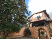 Case e ville in vendita di 250 m² in Via Corana, 84