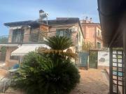 Case e ville in vendita di 250 m² in Via degli Appennini