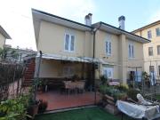 Case e ville in vendita di 250 m² in Via dei Pozzi