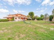 Case e ville in vendita di 250 m² in Via del Fosso della...