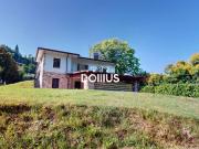 Case e ville in vendita di 250 m² in Via della Quercia