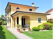 Case e ville in vendita di 250 m² in Via della Verruca