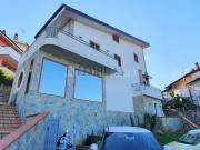 Case e ville in vendita di 250 m² in Via Francesco...