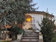 Case e ville in vendita di 250 m² in Via Francesco...