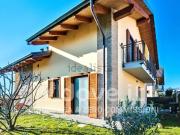 Case e ville in vendita di 250 m² in Via Giacomo Leopardi, 2