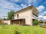 Case e ville in vendita di 250 m² in Via Giuseppe Parini, 42