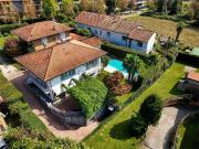 Case e ville in vendita di 250 m² in Via Idroscalo, 25