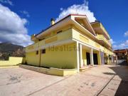 Case e ville in vendita di 250 m² in Via Licinese, 3