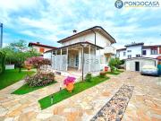 Case e ville in vendita di 250 m² in Via Montanara