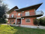 Case e ville in vendita di 250 m² in Via Montello