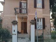 Case e ville in vendita di 250 m² in Via olivelli, 7