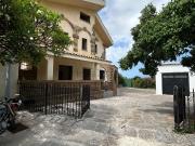 Case e ville in vendita di 250 m² in Via Villagrazia