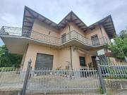Case e ville in vendita di 252 m² in Via Giacomo Puccini