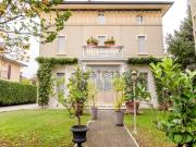 Case e ville in vendita di 253 m² in Via Giacomo Puccini