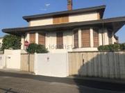 Case e ville in vendita di 256 m² in Via G. Leopardi, 14