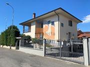 Case e ville in vendita di 257 m² in Via Cav. Luigi Maggi