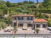 Case e ville in vendita di 257 m² in Via Strettoia, 108