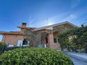 Case e ville in vendita di 258 m² in Via I. Mangiagalli, 61