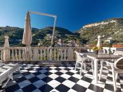 Case e ville in vendita di 259 m² in Via Calvisio, 186