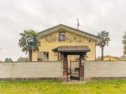 Case e ville in vendita di 259 m² in Via Secchia, 6