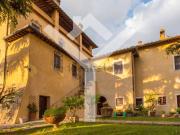 Case e ville in vendita di 2600 m²