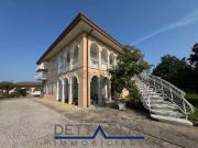 Case e ville in vendita di 260 m² Case e ville in vendita di 260 m²