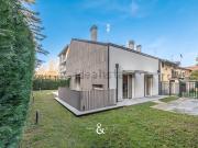Case e ville in vendita di 260 m² in Via A. Ponchielli, 49