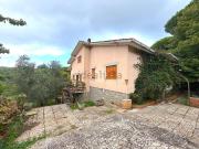 Case e ville in vendita di 260 m² in Via degli Oleandri, 15