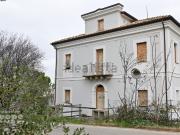 Case e ville in vendita di 260 m² in Via dei Peligni