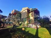 Case e ville in vendita di 260 m² in Via Focilide