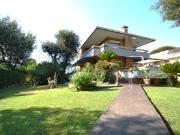 Case e ville in vendita di 260 m² in Via Giulianova