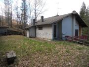 Case e ville in vendita di 260 m² in Via M. di Canossa