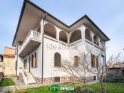 Case e ville in vendita di 260 m² in Via Monte Grappa