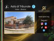 Case e ville in vendita di 260 m² in Via Palmiro...