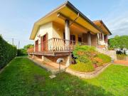 Case e ville in vendita di 260 m² in Via Pesciatina, 623
