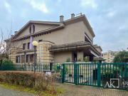 Case e ville in vendita di 260 m² in Via Rina Musso, 18