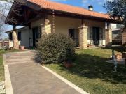 Case e ville in vendita di 260 m² in Via Rocca Giovine, 50