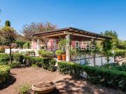 Case e ville in vendita di 260 m² in Via Vignali Longo