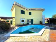 Case e ville in vendita di 261 m² in Via Giovenale, 140