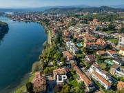 Case e ville in vendita di 261 m² in Via Guglielmo Marconi