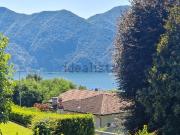 Case e ville in vendita di 262 m² in Via Nuova Intra...