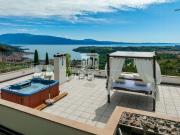 Case e ville in vendita di 264 m² in Via Bocca di Croce